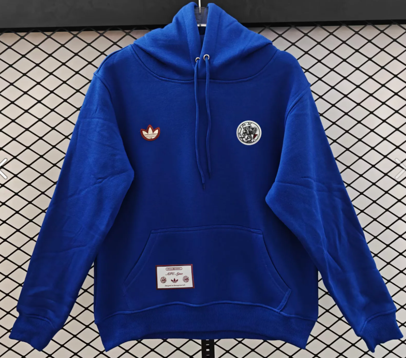 New Ajax training coat jacket jersey Thick fleece pullover and coat adult kit New 25 26 Ajax jacket soccer jersey 10-20 days. It will arrive in your country