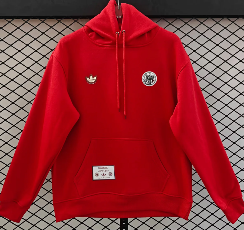New Ajax training coat jacket jersey Thick fleece pullover and coat adult kit New 25 26 Ajax jacket soccer jersey 10-20 days. It will arrive in your country