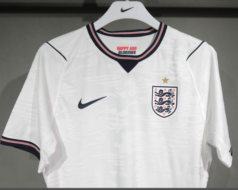 2026 England Player edition  jersey  2026 World Cup National Team Home and away New adult  26 27 England soccer jersey 10-18 days. It will arrive in your country