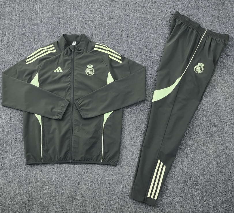 2025 2026 Real Madrid coat jacket  jersey adult kit New 25 26 Real Madrid coat jacket soccer jersey 10-20 days. It will arrive in your country