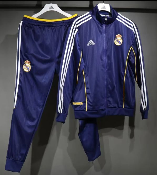 2025 2026 Real Madrid coat jacket  jersey adult kit New 25 26 Real Madrid coat jacket soccer jersey 10-20 days. It will arrive in your country