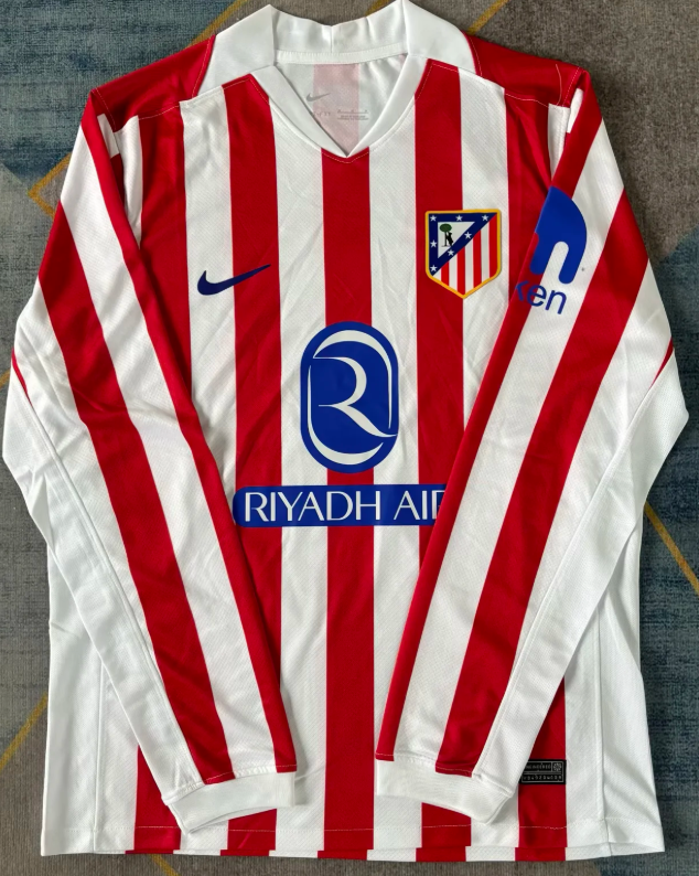 25 26 long sleeve  Real Betis  Real Madrid Manchester United Bayern Munchen Barcelona Arsenal Manchester City Liverpool Marseilles Marseilles Atletico Madrid Aston Villa soccer jersey 10-18 days. It will arrive in your country