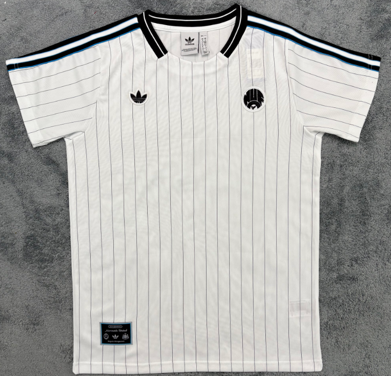 retro training jersey New adult  26 27 Newcastle Juventus Real Madrid Roma Chelsea Manchester United Bayern Munchen Arsenal Benfica Liverpool soccer jersey 10-20 days. It will arrive in your country