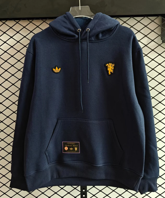 fleece sweatshirt New 2026 anchester United training coat jacket jersey Thick fleece pullover and coat  New 26 27 Manchester United  jacket soccer jersey 10-20 days. It will arrive in your country