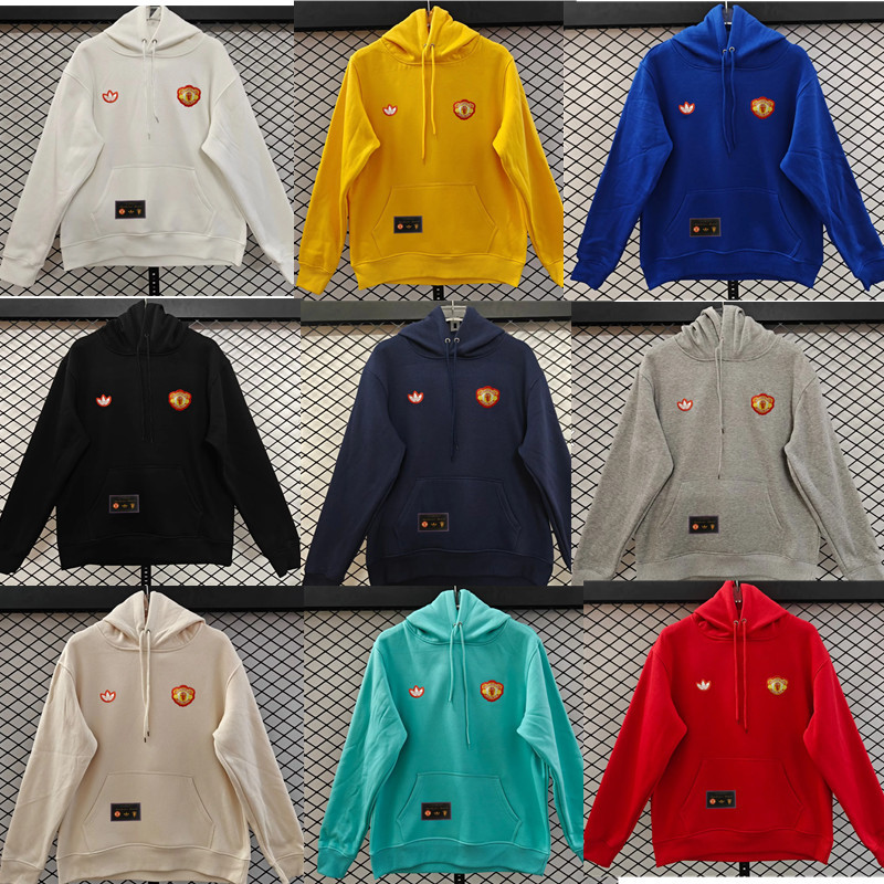 fleece sweatshirt New Manchester United training coat jacket jersey Thick fleece pullover and coat  New 26 27 Manchester United  jacket soccer jersey 10-20 days. It will arrive in your country