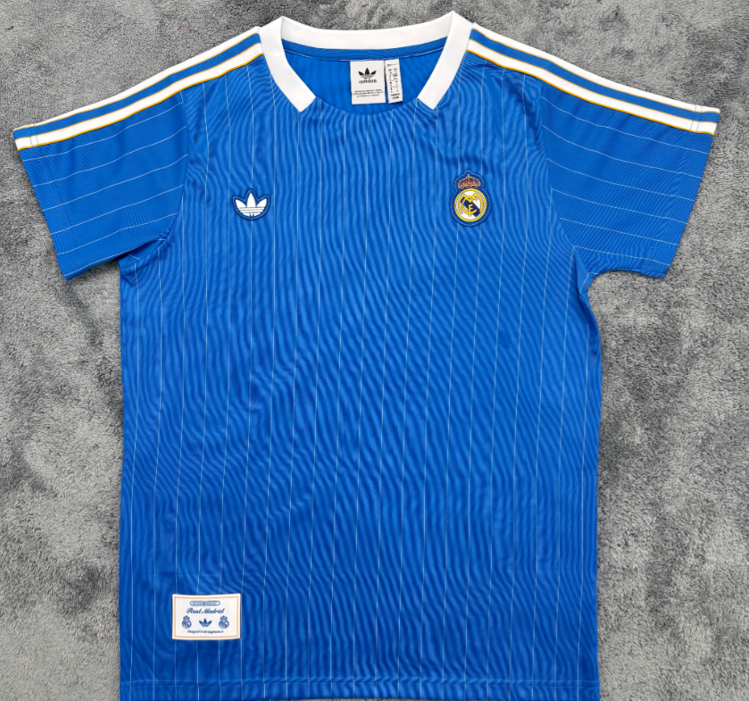 retro training jersey New adult  26 27 Newcastle Juventus Real Madrid Roma Chelsea Manchester United Bayern Munchen Arsenal Benfica Liverpool soccer jersey 10-20 days. It will arrive in your country