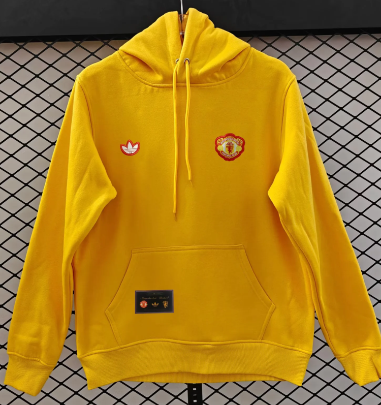 fleece sweatshirt New Manchester United training coat jacket jersey Thick fleece pullover and coat  New 26 27 Manchester United  jacket soccer jersey 10-20 days. It will arrive in your country