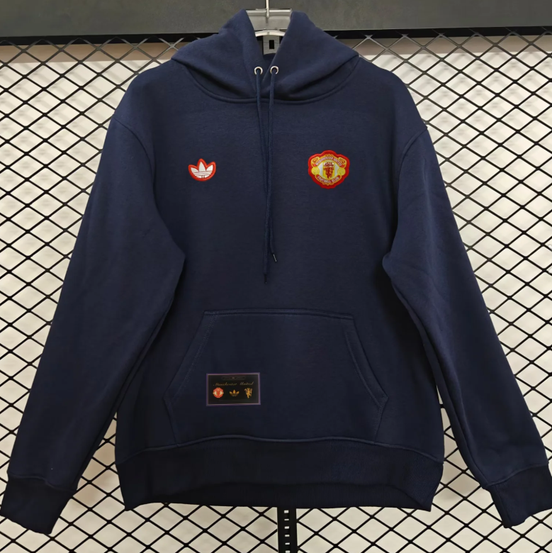 fleece sweatshirt New Manchester United training coat jacket jersey Thick fleece pullover and coat  New 26 27 Manchester United  jacket soccer jersey 10-20 days. It will arrive in your country