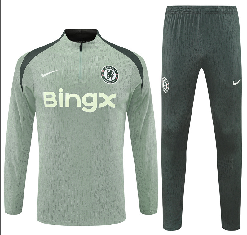 Pocket zipper pants 25 26 Chelsea training coat jacket  jersey New  kids kit adult kit 2026 Chelsea training coat jacket soccer jersey 10-20 days. It will arrive in your country