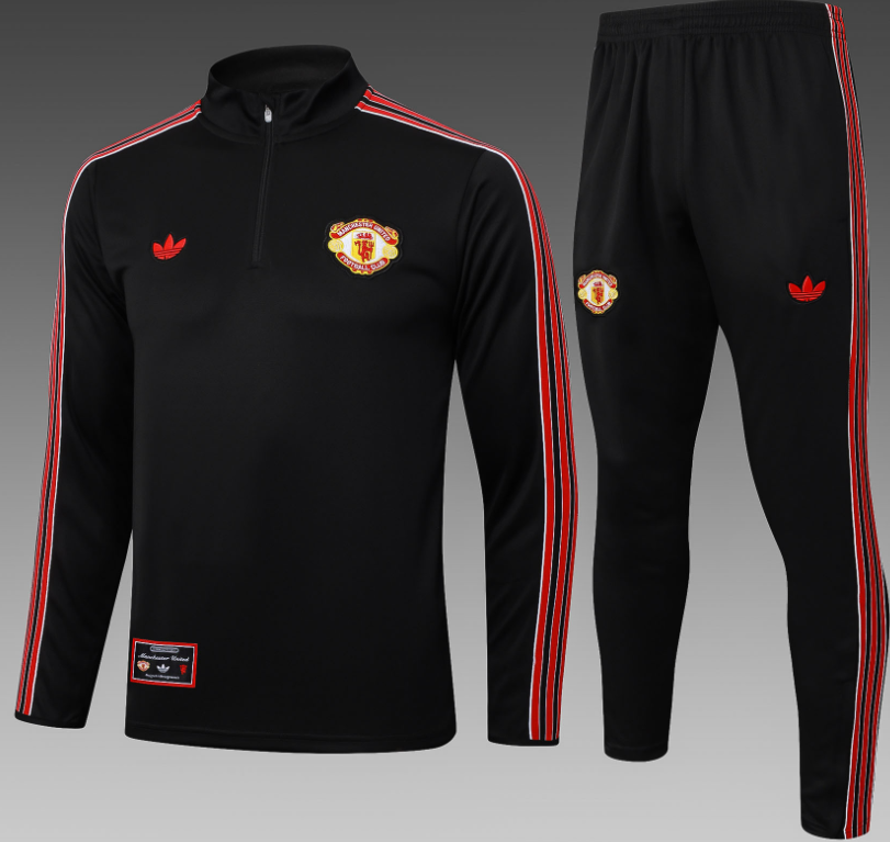 Pocket zipper pants 25 26 Manchester United training coat jacket  jersey New  kids kit adult kit 2026 Manchester United training coat jacket soccer jersey 10-20 days. It will arrive in your country