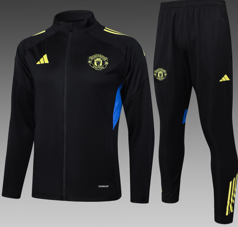 Pocket zipper pants 25 26 Manchester United training coat jacket  jersey New  kids kit adult kit 2026 Manchester United training coat jacket soccer jersey 10-20 days. It will arrive in your country