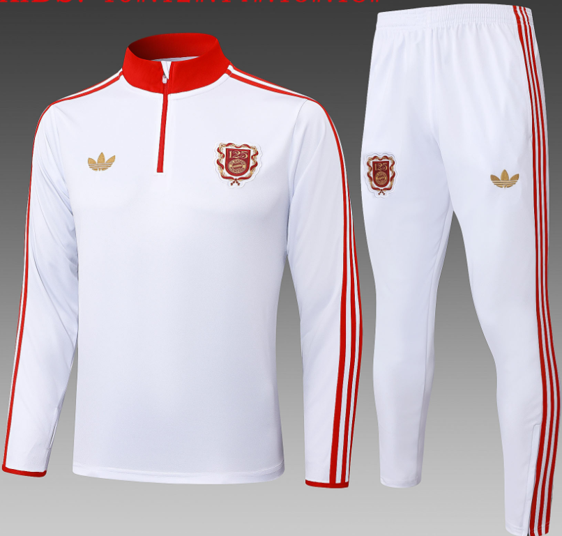 Pocket zipper pants 25 26 Bayern Munich training coat jacket  jersey New  kids kit adult kit 2026 Bayern Munich training coat jacket soccer jersey 10-20 days. It will arrive in your country