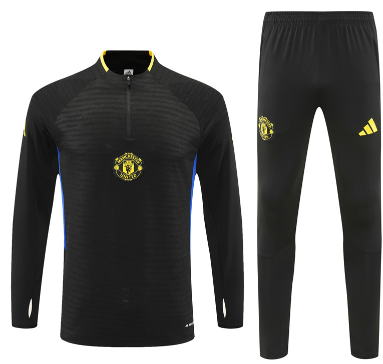 Pocket zipper pants 25 26 Manchester United training coat jacket  jersey New  kids kit adult kit 2026 Manchester United training coat jacket soccer jersey 10-20 days. It will arrive in your country