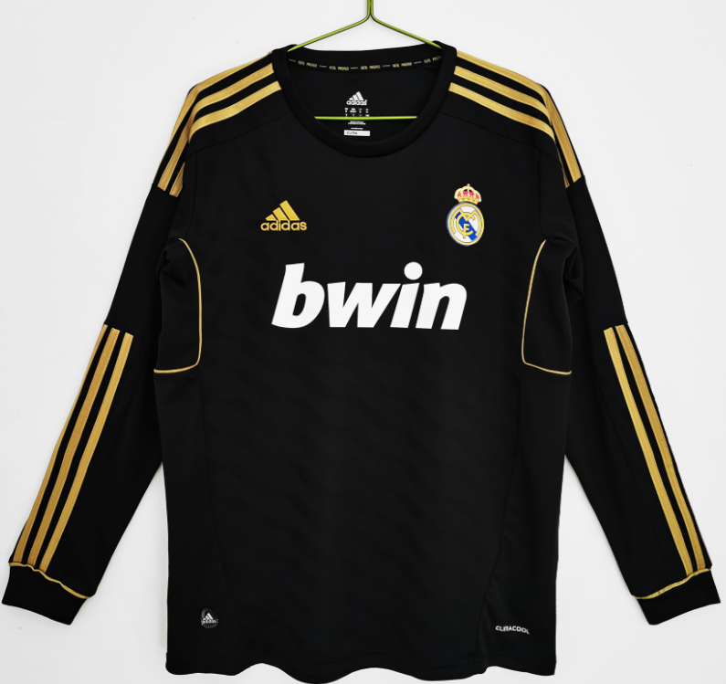 Real Madrid Long sleeve Retro jersey 25 26  Home and away New adult Retro 2016/17 2012/13 2011/12 2017/18 2014/15 2006/07 2005-06  Real Madrid soccer jersey 10-20 days. It will arrive in your country