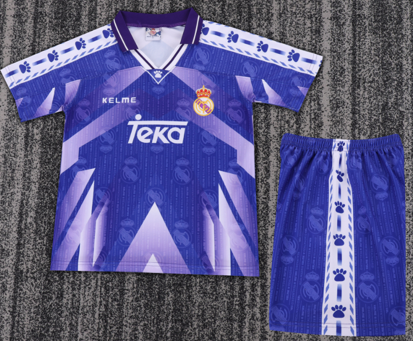 kids kit Real Madrid Retro jersey Several dozen colors and years Retro jersey 2016/17 2012/13 2011/12 2017/18 2014/15 2006/07 2005-06 Real Madrid soccer jersey 10-20 days. It will arrive in your country