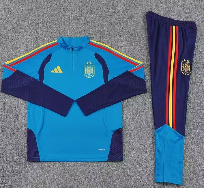 2 stars  New Spain kids kit New training coat jacket jersey adult kit  kids kit  26 27 Spain soccer jersey 10-20 days. It will arrive in your country