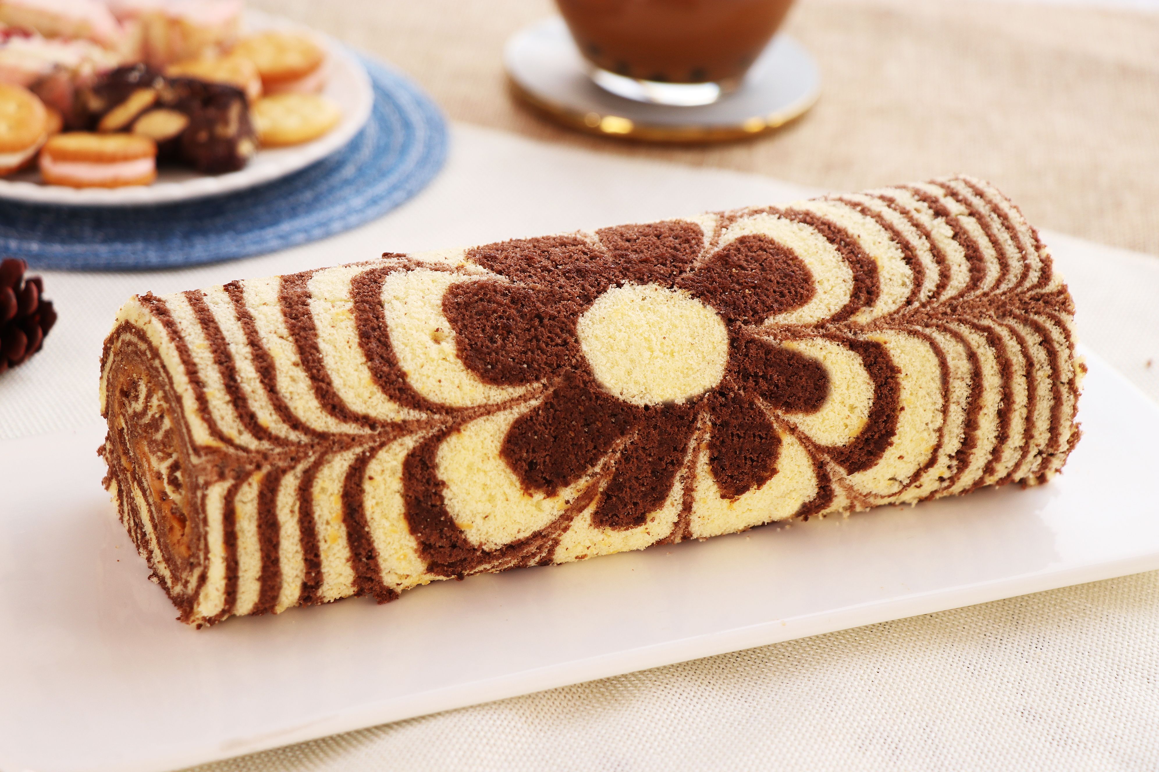 SUGARMAN Chocolate Flower Cake Roll Recipe