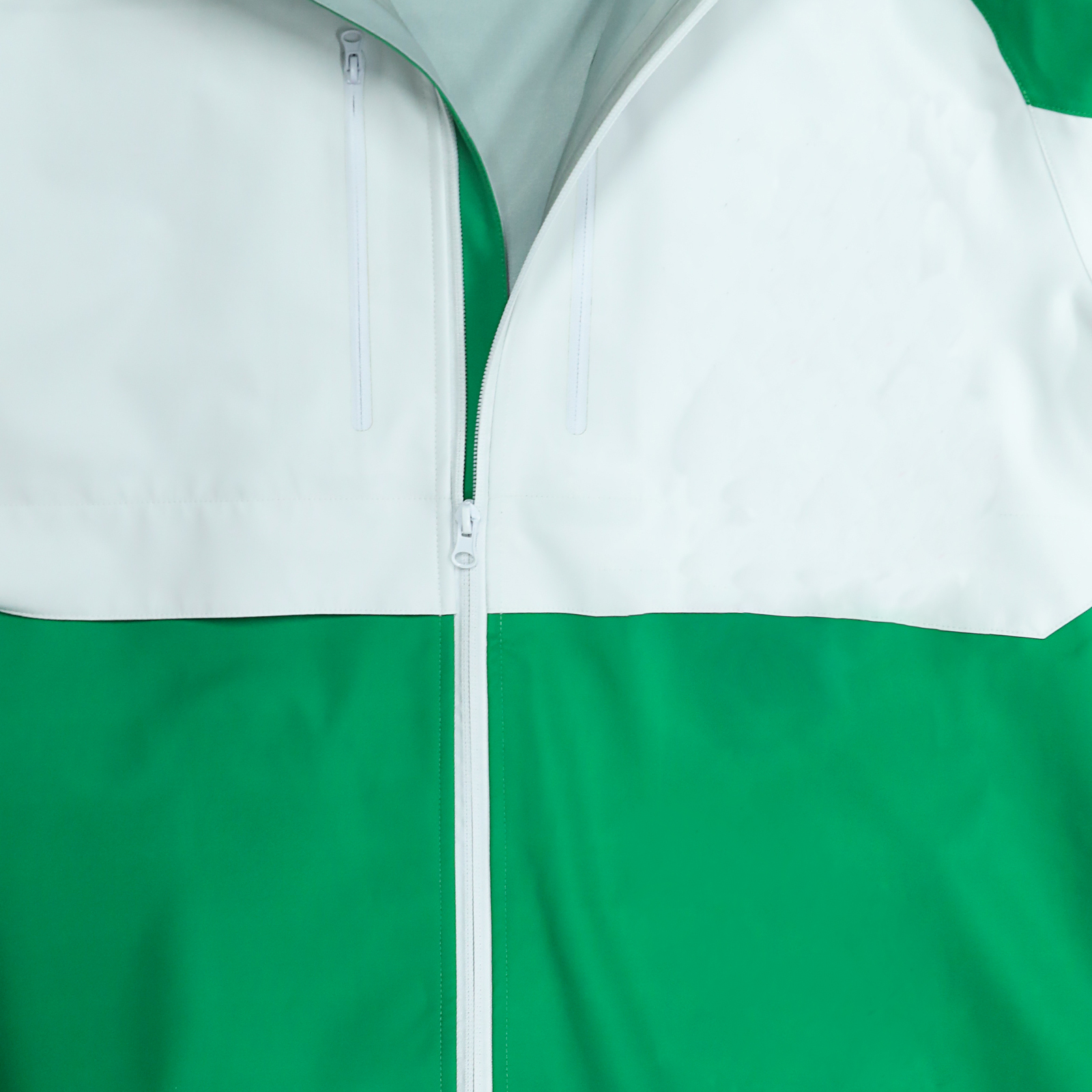 ODM Green and White Waterproof Sports Jacket By Yuelei Manufacture