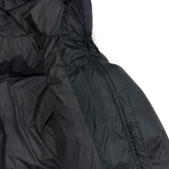 Hochwertige schwarze Pufferjacke im Großhandel von Yuelei