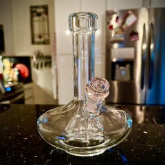 Small Wide Base Water Pipe
