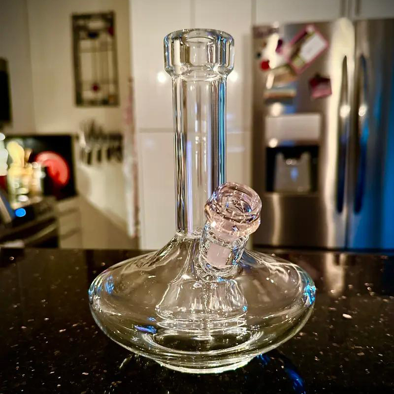 Small Wide Base Water Pipe