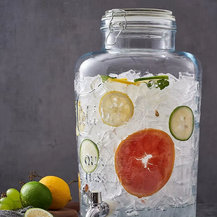 Wholesale Cold Juice Beverage dispenser Glass Drink Dispenser Jar With PP Tap with glass lid with stainless steel clip