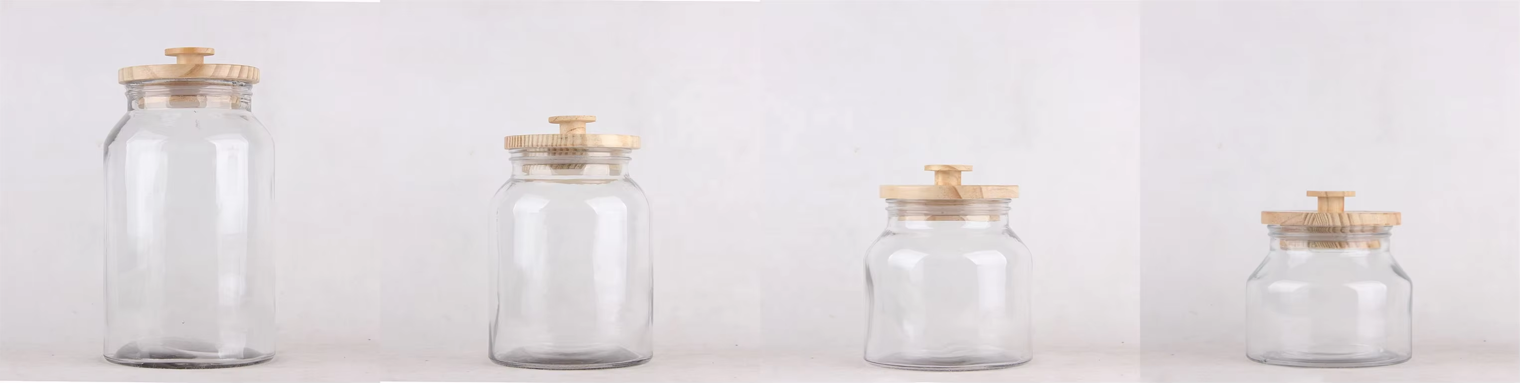 2020 Hot Selling Clear Airtight Glass Food Nuts Snacks Storage jars Containers with Wood Lid