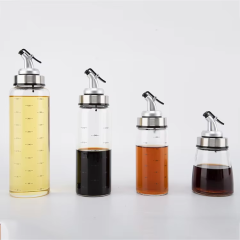 Hot selling high quality different sizes borosilicate glass oil pot bottle