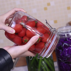 Wholesales Factory Price Premium kitchen Flip Top Lid Glass Food Storage Jar Bottle With Metal Clip