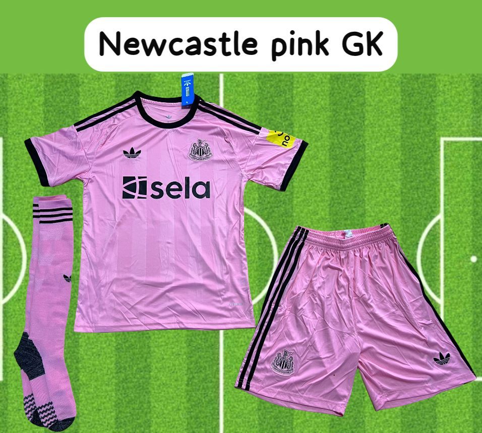 2025/26 Newcastle United pink GK Football Kit