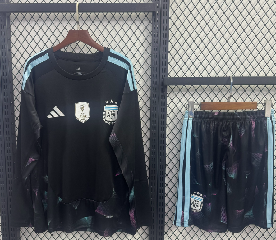 2026-27 Argentina Long sleeves Goalkeeper Black  Football Kit