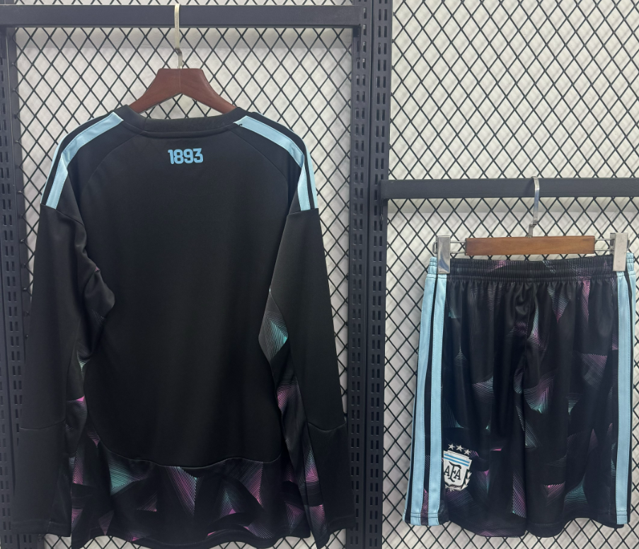 2026-27 Argentina Long sleeves Goalkeeper Black  Football Kit