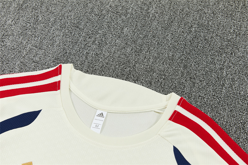 26/27 Bayern Munich beige short-sleeve tracksuits