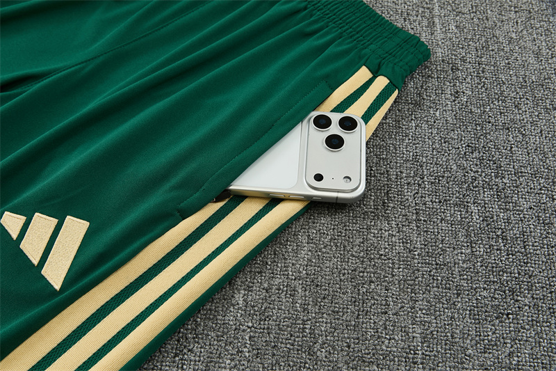26/27 Real Madrid Green Tracksuits (Camouflage)