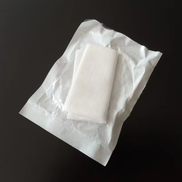 Disposable wound dressing pack