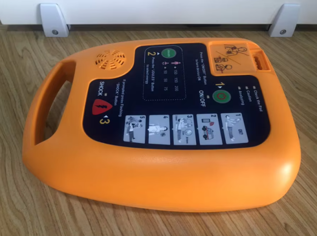 AED(Automated External Defibrillator)  AED trainer