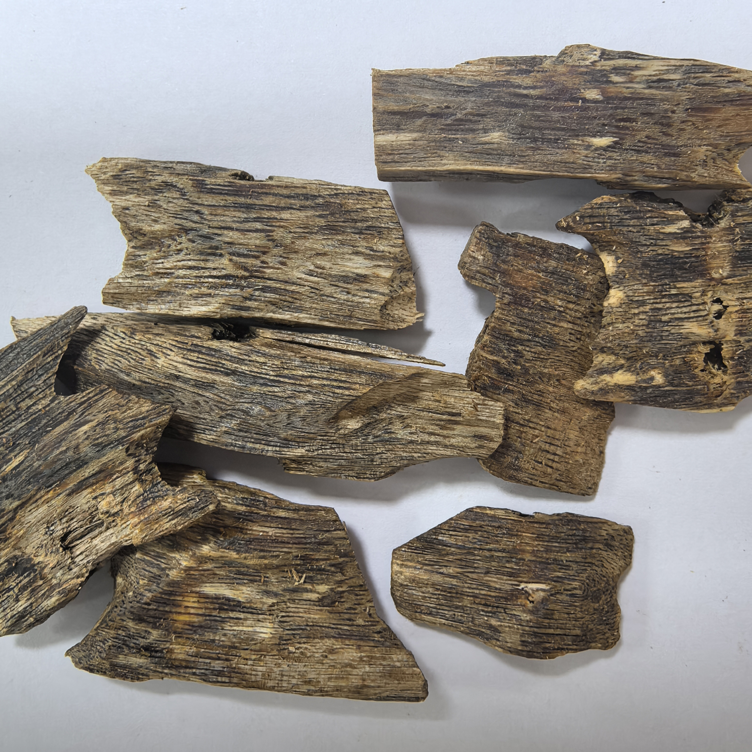 Green Kynam Rich Oil Imperial Oud Wood Agarwood Chips Bakhoor