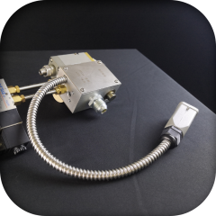 Precision gear pump system for PUR adhesive application in printing industry
