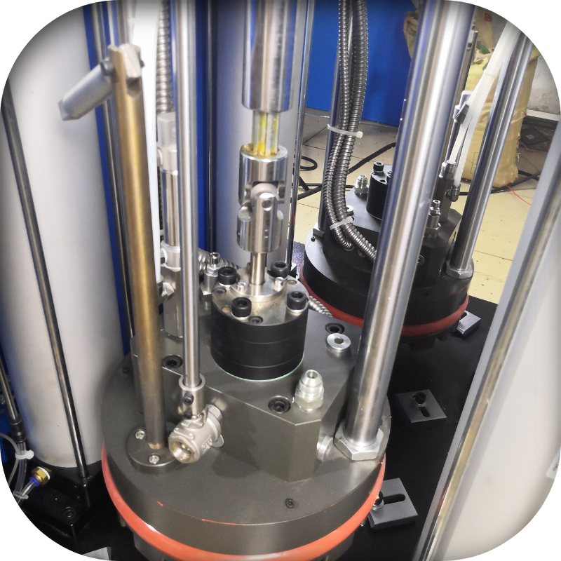 SCAIR 5-gallon capacity adhesive system with heating pressure plate technology