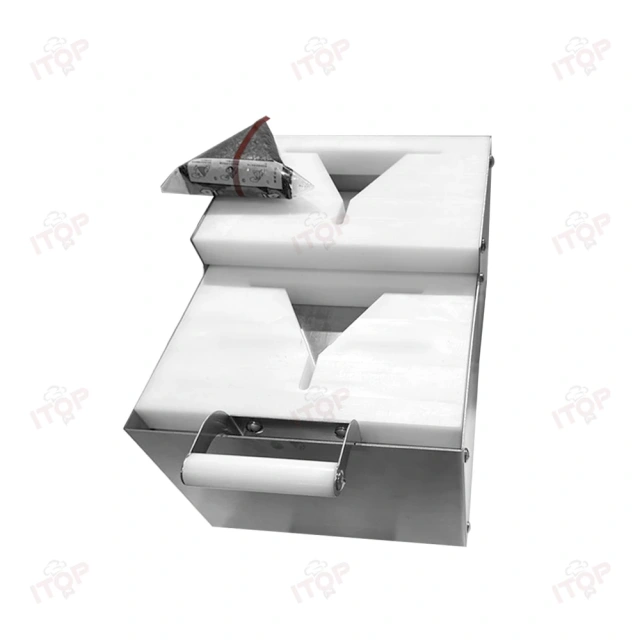 Easy Operation Sushi Onigiri Triangle Rice Ball Forming Machine and Packing Machine