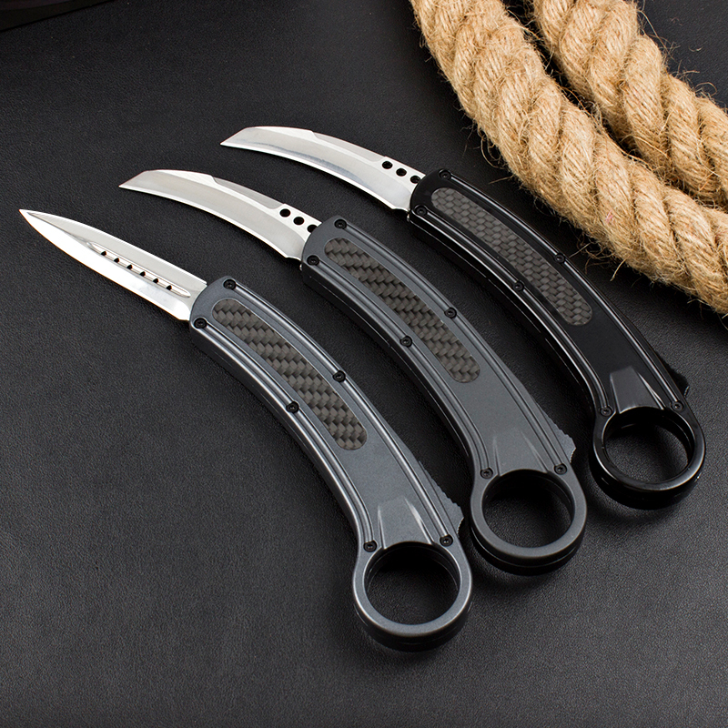 Microtech Claw Karambit AUTO OTF Knife 3.14" 440c Blade, Carbon Finer+Zinc Aluminum Alloy Handles