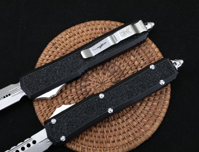 Microtech Navy ANT OTF AUTO Knife 3.34" D2 Plain Blade, Aviation Aluminum Handles