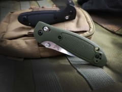 Benchmade Mini Griptilian AXIS Lock Folding Knife 2.83" 440C Satin Drop Point Plain Blade, Nylon Fiber Handles - 556