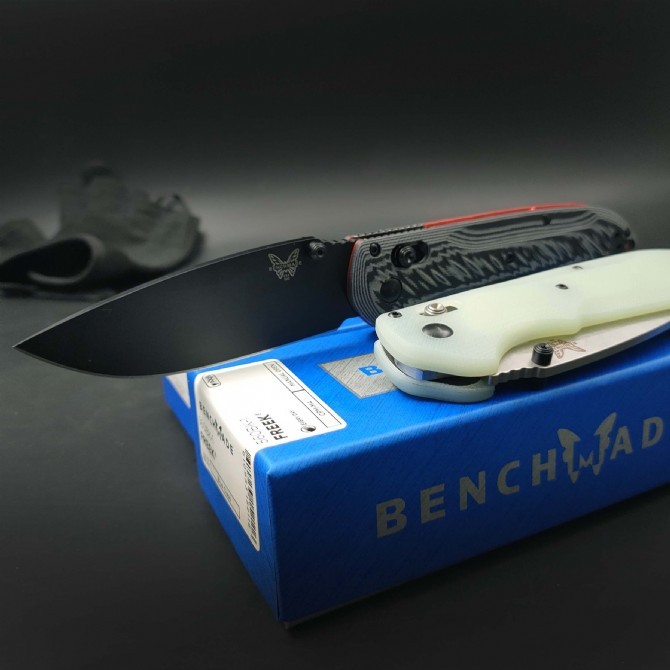 Benchmade Freek Folding Knife 3.54" Black Cerakoted CPM-M4 Plain Blade, G10 Handles - 560BK-1