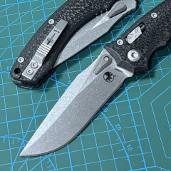 Microtech Amphibian RAM-LOK Manual Folding Knife 3.62" M390MK Plain Blade, Carbon Fiber Handles