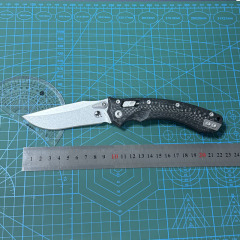 Microtech Amphibian RAM-LOK Manual Folding Knife 3.62" M390MK Plain Blade, Carbon Fiber Handles