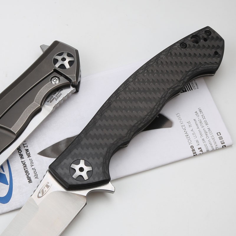 ZT 0452CF Flipper 4.13" S35VN Satin Blade, Carbon Fiber and Titanium Handles, Frame Lock