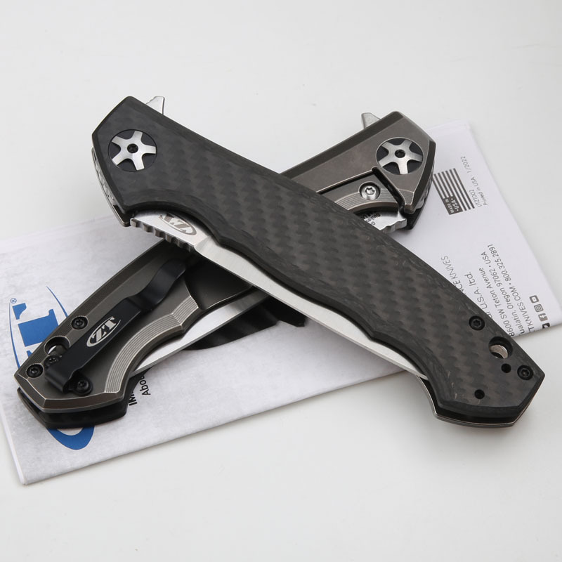 ZT 0452CF Flipper 4.13" S35VN Satin Blade, Carbon Fiber and Titanium Handles, Frame Lock