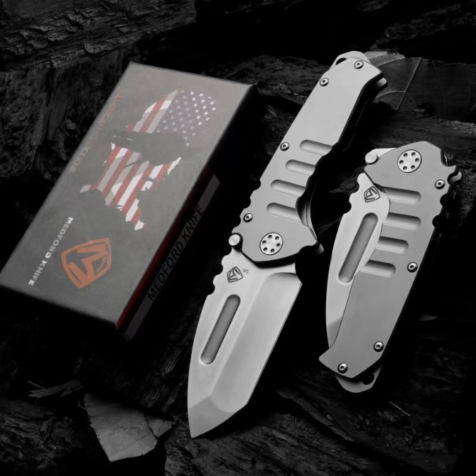 Iron Armored Troops Folding Knife