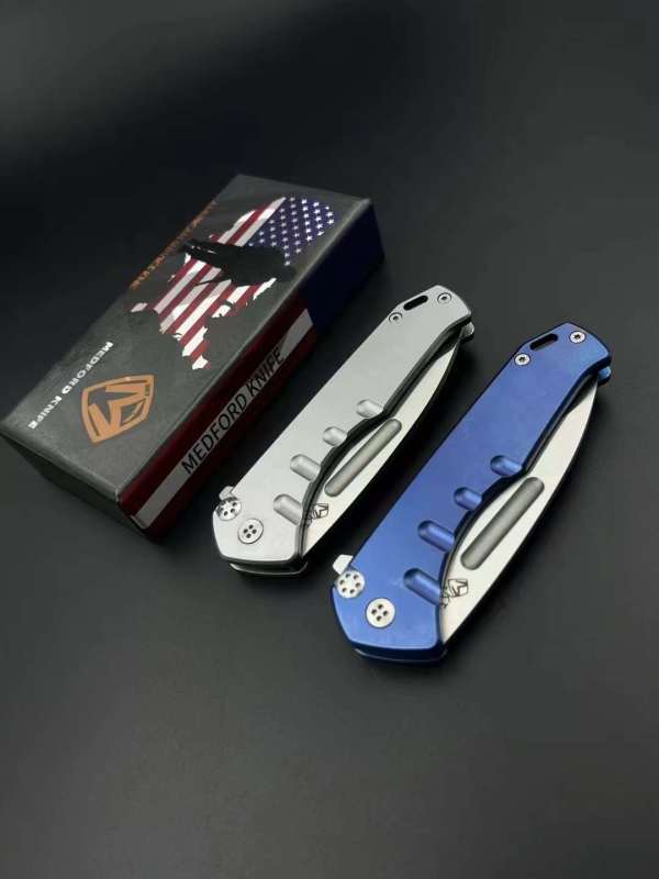 2Models Iron Armored Troops Medford Folding Knife